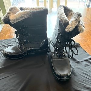 Snow boots